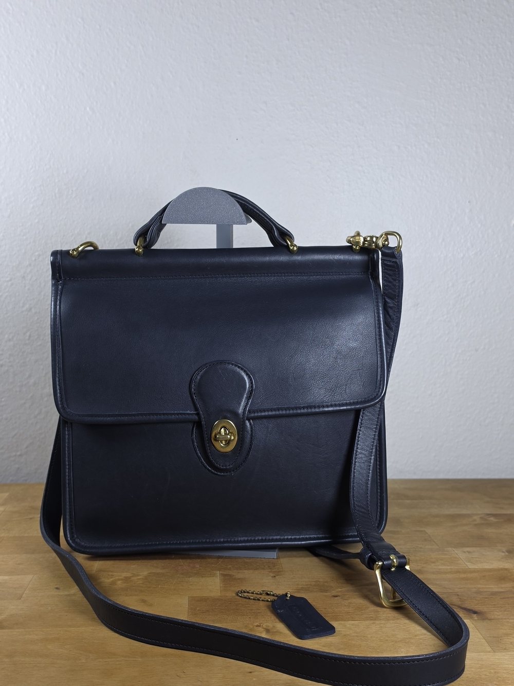 Coach Willis 9927 Vintage Navy Blue Leather Crossbody USA Brass Hangtag